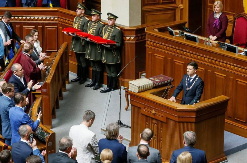 Владимир Зеленский - Петр Порошенко - Святослав Вакарчук - Юлий Тимошенко - Верховная рада оказалась под контролем Зеленского - topcor.ru - Украина