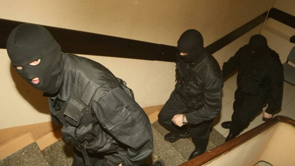 Бойцы СОБРа штурмом взяли "экологического террориста" в Омске - tsargrad.tv - Омск