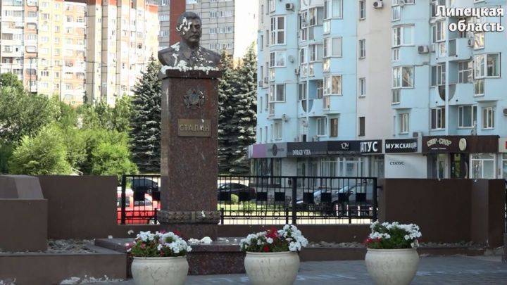 В Черноземье неизвестные залили памятник Сталину монтажной пеной - Новости Воронежа - moe-online.ru - Россия - Липецк
