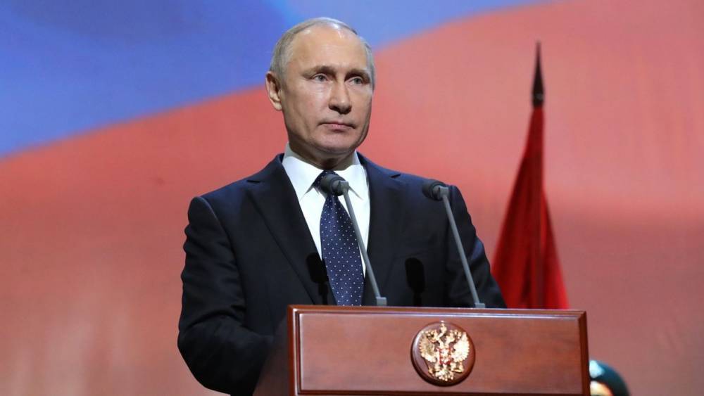 Владимир Путин - Антон Силуанов - Эльвира Набиуллина - Путин поручил Генпрокуратуре проверить схему обратного лизинга машин для физлиц - riafan.ru - Москва - Россия