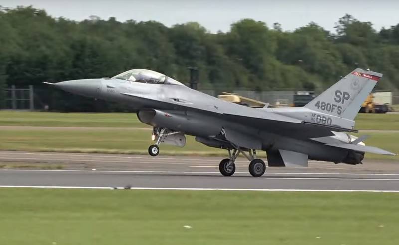 В ходе ускорения у американского F-16C расслоились композитные материалы - topwar.ru - США - Германия