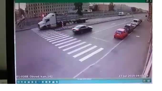 МВД: после ДТП на Обводном канале в больнице скончался еще один пассажир такси - piter.tv - Россия - Ленинградская обл. - Санкт-Петербург