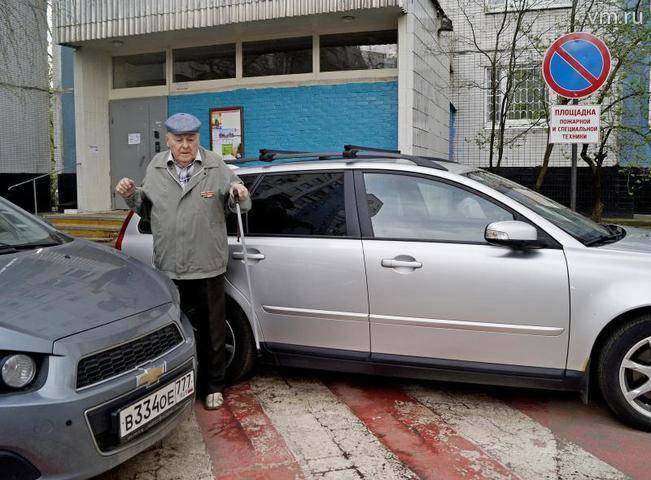 Размеры парковочных мест могут сократить в Москве - vm.ru - Москва - Россия - Москва