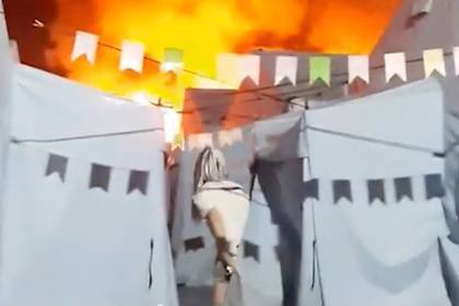 Виталий Бурлаков - Вспыхнувшие как спичка палатки сгоревшему лагерю рекомендовали чиновники - lenta.ru - Хабаровский край