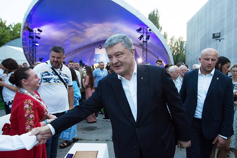 Владимир Зеленский - Петр Порошенко - Святослав Вакарчук - Виктор Медведчук - Юрий Бойко - Нестор Шуфрич - Юлий Тимошенко - Порошенко озвучили приговор после выборов в Раду - tvc.ru - Украина