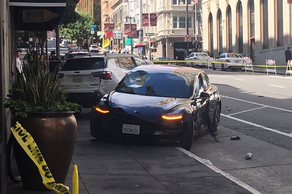 Сан - В Сан-Франциско после аварии с Tesla полиция начала расследование того, находился ли автомобиль в режиме автономного управления - rtvi.com - Сан-Франциско