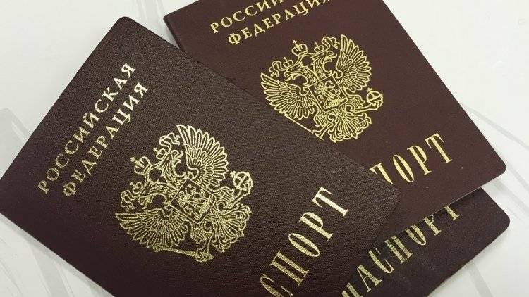 Владимир Путин - Василий Голубев - Гражданство РФ получили около семи тысяч жителей Донбасса - polit.info - Россия - обл. Донецкая - Луганская обл. - Ростовская обл. - Донбасс - Донбасс - Гражданство