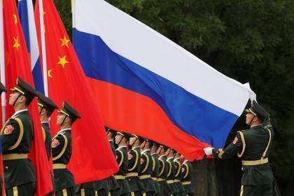 У Цянь - Китай захотел продолжать сотрудничество с Россией в военной сфере - lenta.ru - Россия - Китай