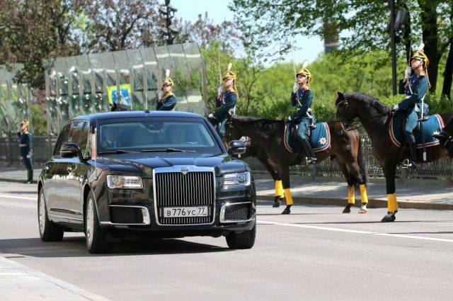 Владимир Путин - Валерий Горелых - В Екатеринбурге двое мужчин подложили муляж бомбы на пути кортежа Путина - aif.ru - Россия - Екатеринбург