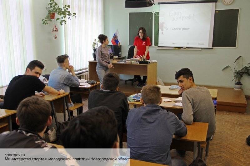 Александр Дубинин - Российским студентам разрешат вести уроки в школах - politros.com - Россия