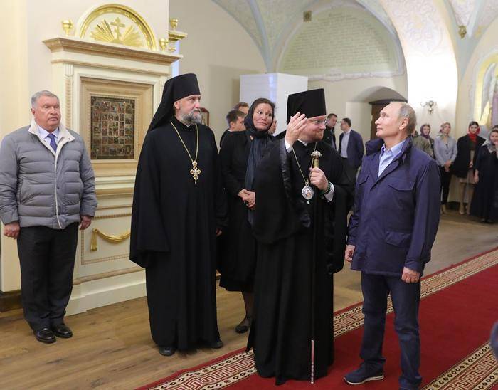 Владимир Путин - Александр Лукашенко - Дмитрий Смирнов - Сколько стоят кроссовки Владимира Путина, которые так заинтересовали пользователей сети - pravda-tv.ru - Россия - Сочи - Магнитогорск