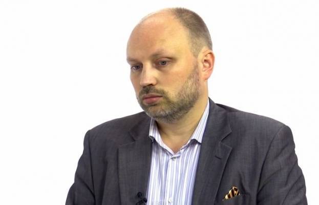 Зеленский становится монархом, в котором все скоро разочаруются — эксперт - eadaily.com - Россия - Украина - Славянск