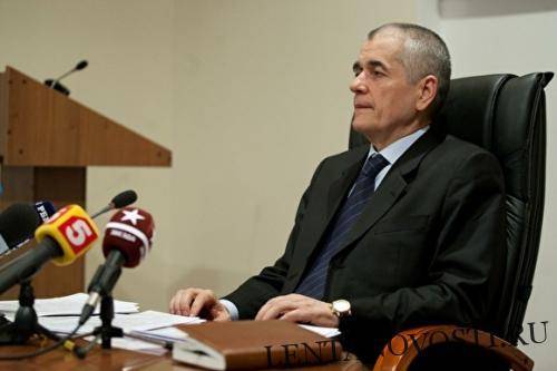 Геннадий Онищенко - Онищенко разъяснил, почему в армию можно с 18 лет, а покупать алкоголь — только с 21 год - lentanovosti.ru - Москва - Россия