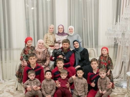 В Чечне хотят увеличить многодетность за счет дотаций из Москвы — Новости экономики, Новости России - eadaily.com - Москва - респ. Чечня