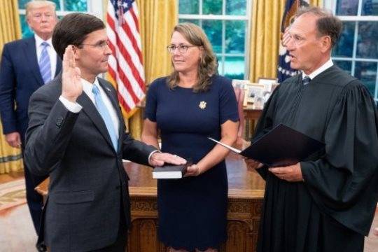 Дональд Трамп - Марк Эспер - Джордж Вашингтон - Джеймс Мэттис - Джон Ф.Кеннеди - В США вступил в должность новый глава Пентагона - versia.ru - Россия - Китай - США - Сирия - Вашингтон - Афганистан
