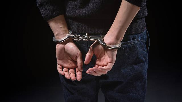 22 года спустя: арестован мужчина, подозреваемый в растлении юных соседок - vesty.co.il - Иерусалим