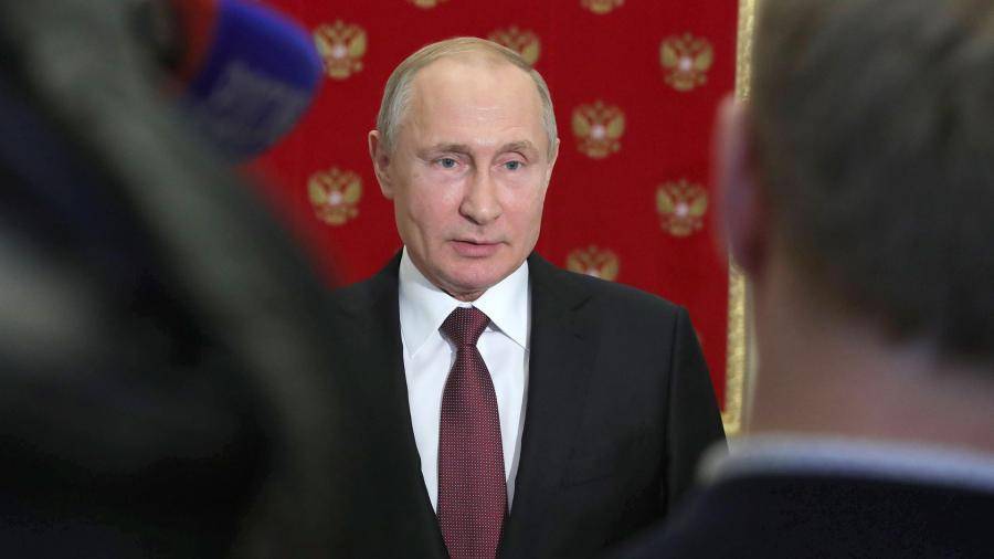 Владимир Путин - Алмазбек Атамбаев - Сооронбай Жээнбеков - Путин провел встречу с бывшим президентом Киргизии - iz.ru - Москва - Россия - Киргизия
