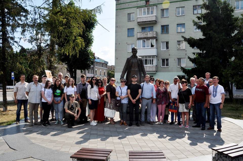 Эдуард Долинский - В столице Украины отметили день рождения одного из организаторов убийств евреев в Бабьем Яру - news-front.info - Украина - Киев - Львов - Житомир