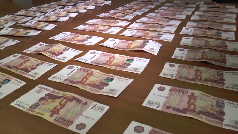 Ирина Волк - Башкирские правоохранители задержали кассиршу после кражи денег из банка - politexpert.net - Россия - Уфа - Казань