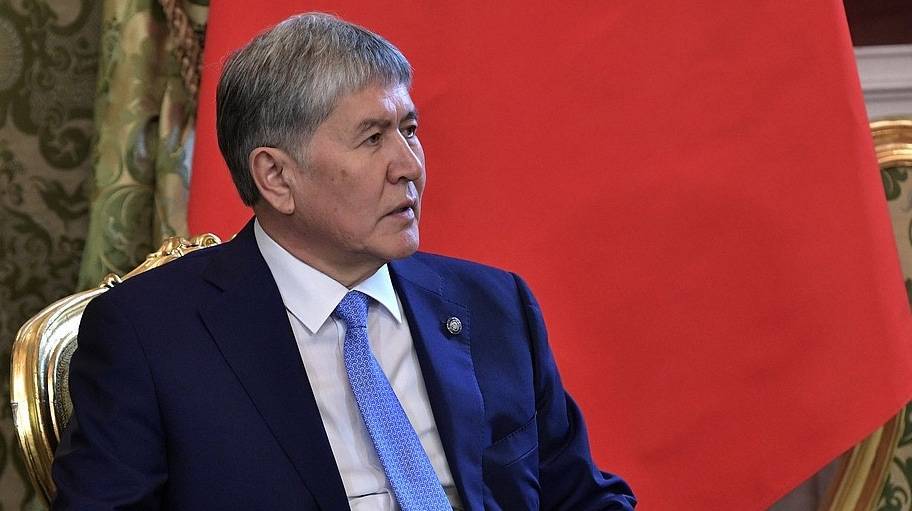 Алмазбек Атамбаев - Атамбаев улетел в Москву с российской авиабазы в Кыргызстане - nur.kz - Москва - Россия - Киргизия