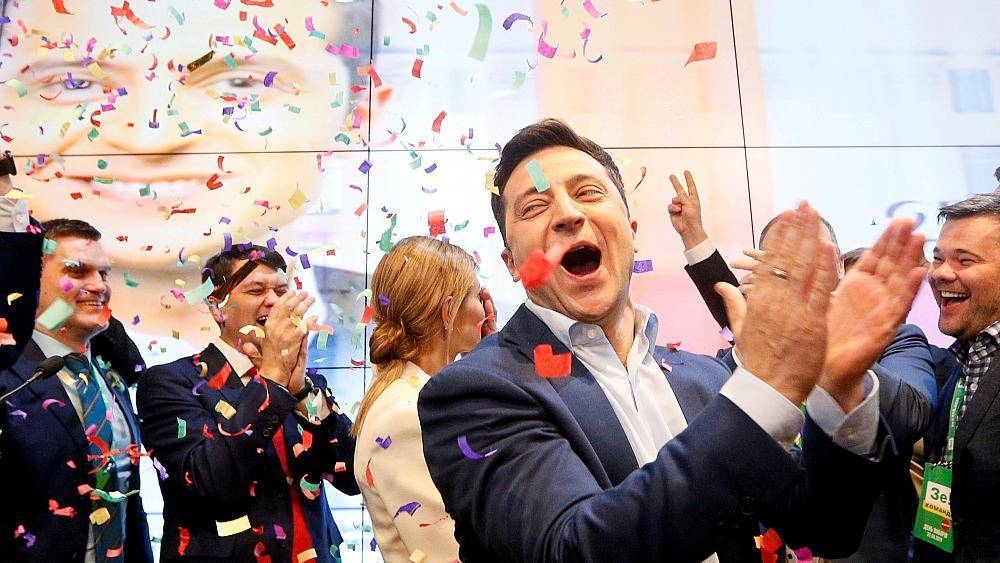 Владимир Зеленский - Петр Порошенко - Святослав Вакарчук - Юлий Тимошенко - На украинских выборах побеждает "Слуга народа" - экзитпол - ru.euronews.com - Украина - Новости