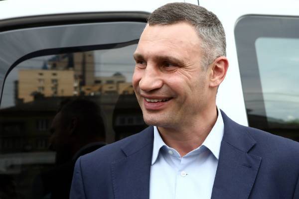Владимир Зеленский - Андрей Портнов - Виталий Кличко - Александр Ткаченко - Андрей Холодов - Зеленский обратился к кабмину с просьбой уволить Кличко - trud.ru - Украина - Киев