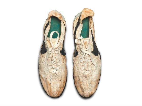 Майкл Джордан - Кроссовки Nike 1972 года побили ценовой рекорд на торгах Sotheby's - polit.ru - Нью-Йорк