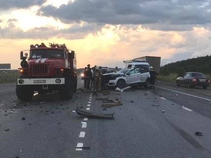 Появились подробности массовой аварии под Уфой, где девушку зажало в искореженной машине - ufatime.ru - Челябинская обл. - Уфа