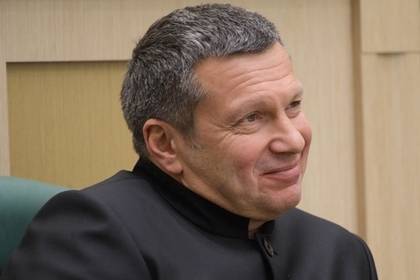 Владимир Зеленский - Владимир Соловьев - Трансляция передачи Соловьева в центре Киева возмутила украинцев - lenta.ru - Россия - Украина - Киев