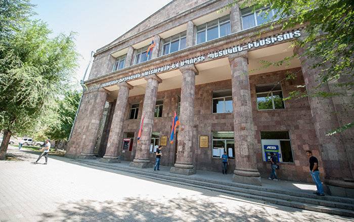 Врио ректора ЕГУ подал в суд на вуз: теперь одновременно и истец, и ответчик - ru.armeniasputnik.am - Испания - Ереван