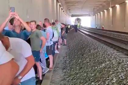 Сотни пассажиров поезда застряли в тоннеле в 40-градусную жару - lenta.ru - Англия - Бельгия - Италия - Лондон - Германия - Франция - Париж - Испания - Брюссель
