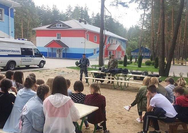 В детский лагерь под Рязанью прибыли бойцы ОМОНа - ya62.ru - Рязань
