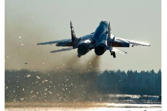 Закир Гасанов - Азербайджанский истребитель МиГ-29 рухнул в Каспийское море - versia.ru - Азербайджан