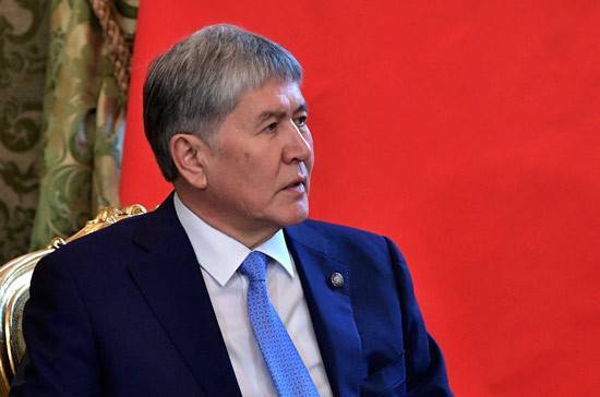 Алмазбек Атамбаев - Экс-президент Киргизии Атамбаев вылетел в Москву - pnp.ru - Москва - Киргизия