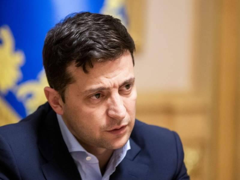 Владимир Зеленский - Владимир Соловьев - На Украине показали бюсты Зеленского для продажи - dayonline.ru - Украина