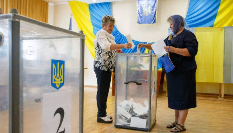 Владимир Зеленский - Петр Порошенко - Максим Драгнев - Выборы в Раду: курьезы и политический расклад - newtvnews.ru - Украина - Киев - Львов - Кировоградская обл.