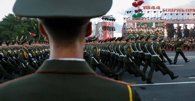 Владимир Путин - Парад 3 июля: российское шоу для минских простаков - udf.by - Россия - Китай - США - Украина - Англия - Молдавия - Грузия - Белоруссия - Франция - Польша - Минск - Туркмения - Ашхабад - Псков - Хельсинки