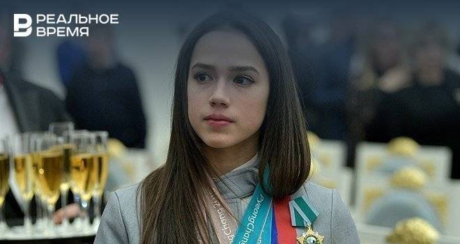 Синдзо Абэ - Алина Загитова - Алина Загитова подарила премьер-министру Японии плюшевую собаку акита-ину - realnoevremya.ru - Россия - Япония - Пхенчхан