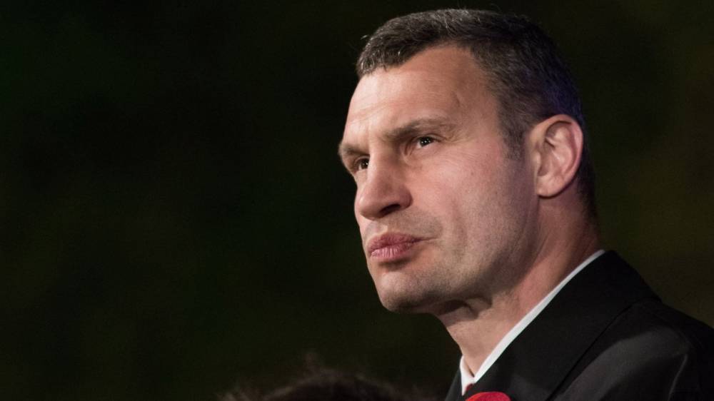 Владимир Зеленский - Виталий Кличко - Михаил Погребинский - В мэрии Киева возразили Зеленскому по поводу увольнения Кличко - riafan.ru - Украина - Киев