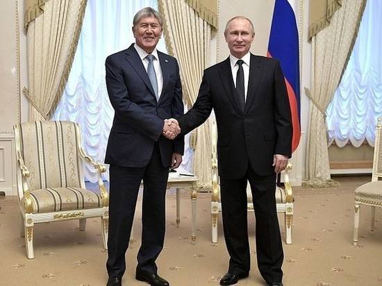 Владимир Путин - Дмитрий Песков - Алмазбек Атамбаев - Сооронбай Жээнбеков - Драма экс-президента Киргизии Атамбаева неприятно удивила Путина - vestirossii.com - Москва - Киргизия