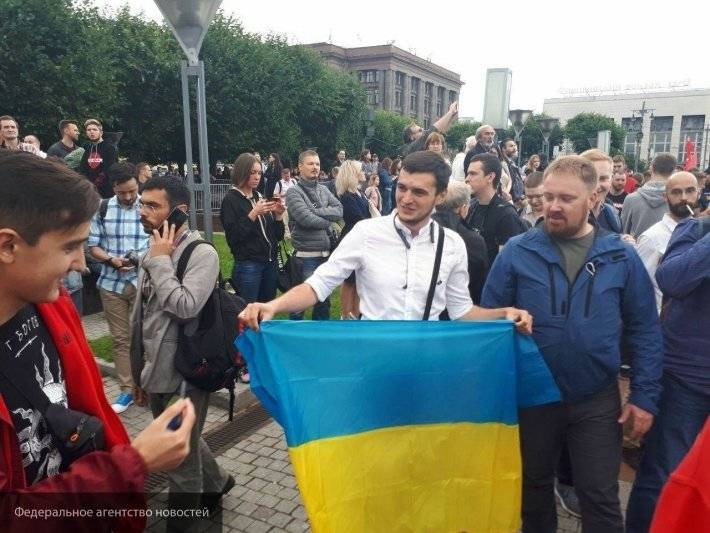 Алексей Мартынов - Малочисленный митинг в Петербурге провалился из-за неадекватных целей оппозиции - newinform.com - Москва - Санкт-Петербург