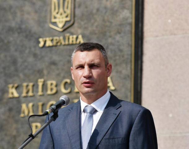 Владимир Зеленский - Виталий Кличко - Андрей Богдан - Офис Зеленского потребовал отставки мэра Киева Кличко - vm.ru - Украина - Киев