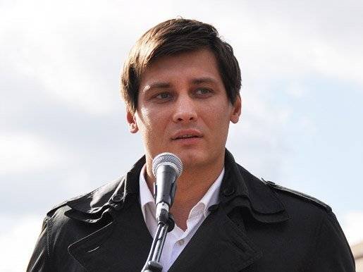 Геннадий Гудков - Алексей Навальный - Дмитрий Гудков - Полиция провела обыск в квартире Дмитрия Гудкова - polit.ru - Москва