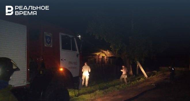 При пожаре в частном доме в Башкирии скончались двое мужчин - realnoevremya.ru - Башкирия
