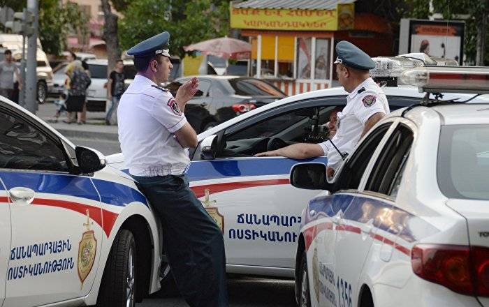 Полиция рассказала о конфликте с участием "транссексуала" в Ереване – видео инцидента - ru.armeniasputnik.am - Армения - Ереван