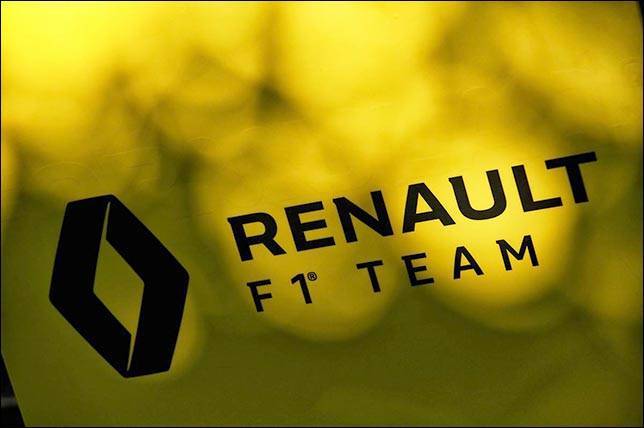 Грузовик Renault F1 попал в ДТП - все новости Формулы 1 2019 - f1news.ru - Венгрия