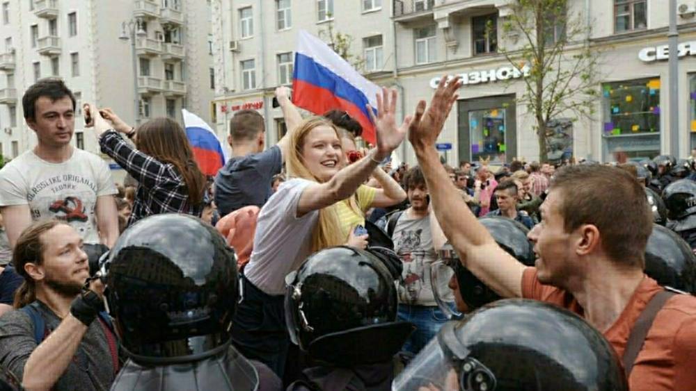 Рафаэль Ордуханян - "Должны быть как римские центурионы": Проживший 15 лет в США объяснил, почему росгвардейцы становятся мишенью на митингах в РФ - tsargrad.tv - Россия - США - Украина - Франция - Венесуэла - Нью-Йорк