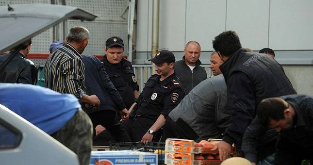 Похоже, у вас расизм. Москвичи становятся на защиту мигрантов от произвола полиции - dialog.tj - Москва - Россия - Узбекистан - Таджикистан