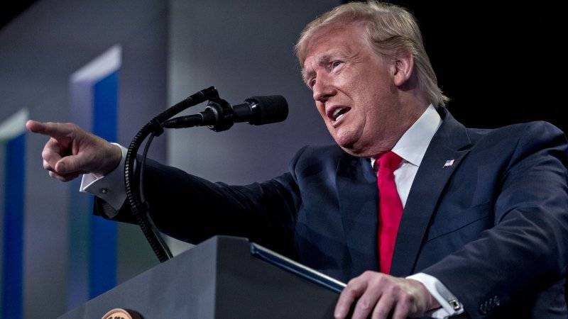 Дональд Трамп - Роберт Мюллер - Трамп посмаковал провал экс-спецпрокурора Мюллера на глазах у Конгресса США - riafan.ru - Россия - США - шт. Джорджия - шт. Калифорния