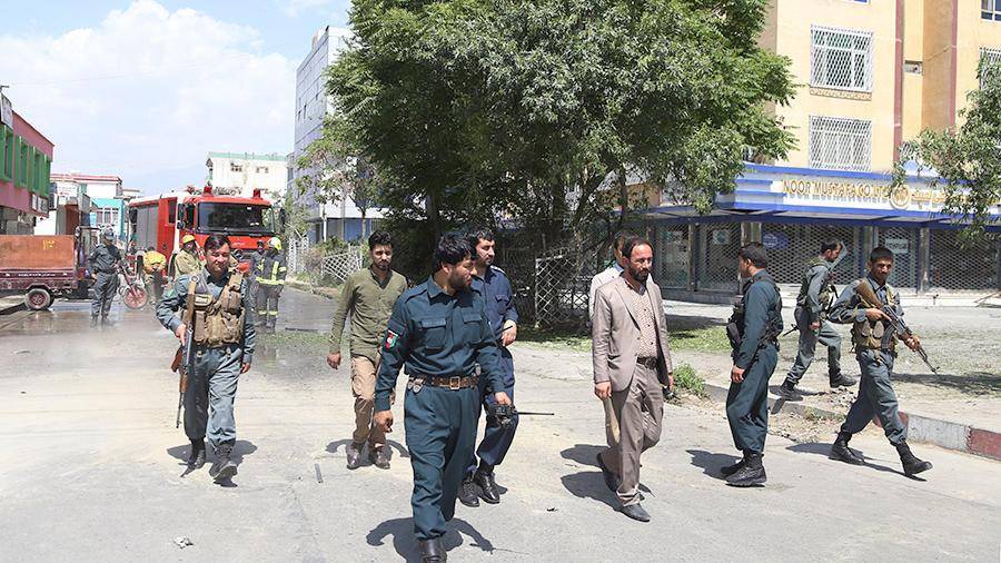 Амрулла Салеха - В Афганистане сотрудники министерства погибли при обрушении стены - iz.ru - Афганистан